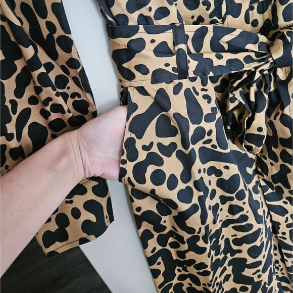 Revolve Lita by Ciara Leopard Print Long Sleeve Jumpsuit NWT Size Small - Picture 5 of 12